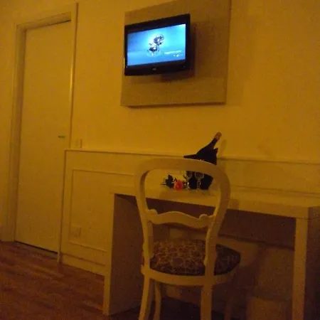 Via Mazzini Bed & Breakfast 3*