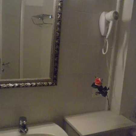 Via Mazzini 4* Stresa