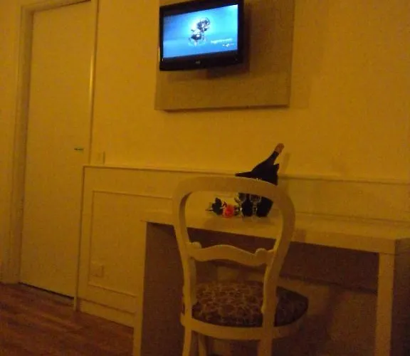 Via Mazzini Nocleg ze śniadaniem 4*
