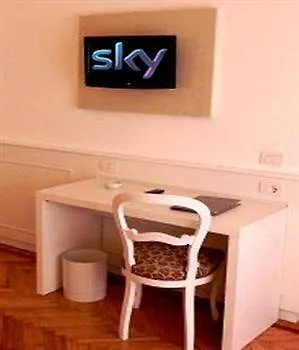 Via Mazzini 3* ストレーザ