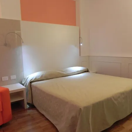 Via Mazzini 3* ストレーザ