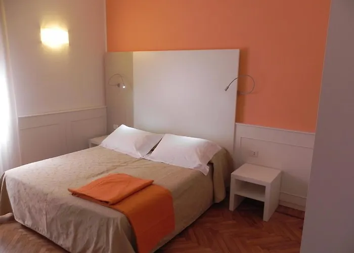 Oda ve Kahvaltı Via Mazzini Stresa