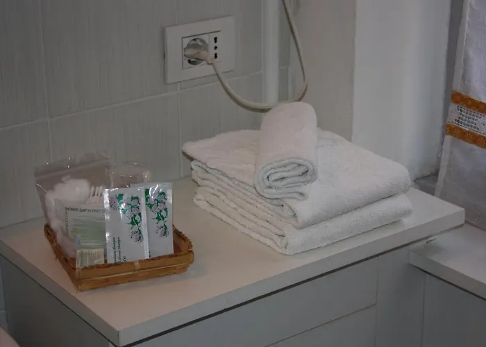 Via Mazzini Oda ve Kahvaltı Stresa