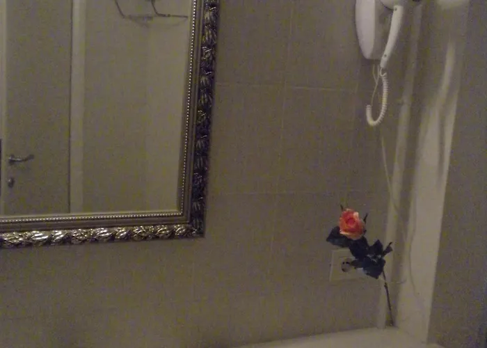 Via Mazzini Oda ve Kahvaltı Stresa