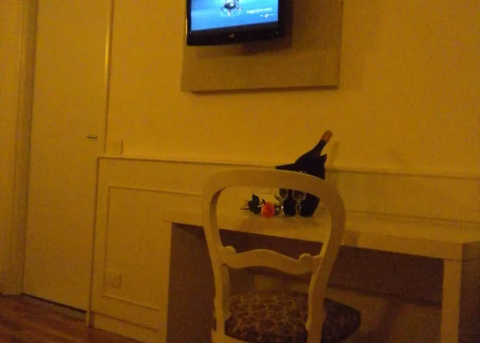 Via Mazzini 3* Stresa